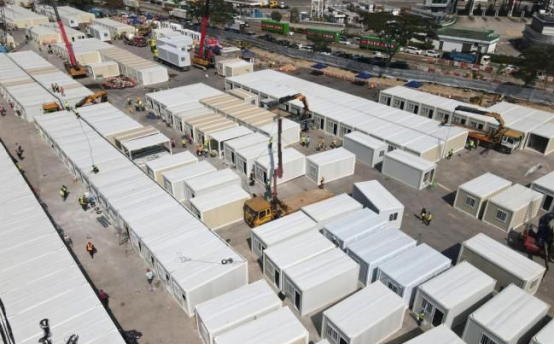 2020年2月6日為江岸塔子湖方艙醫(yī)院提供集裝箱